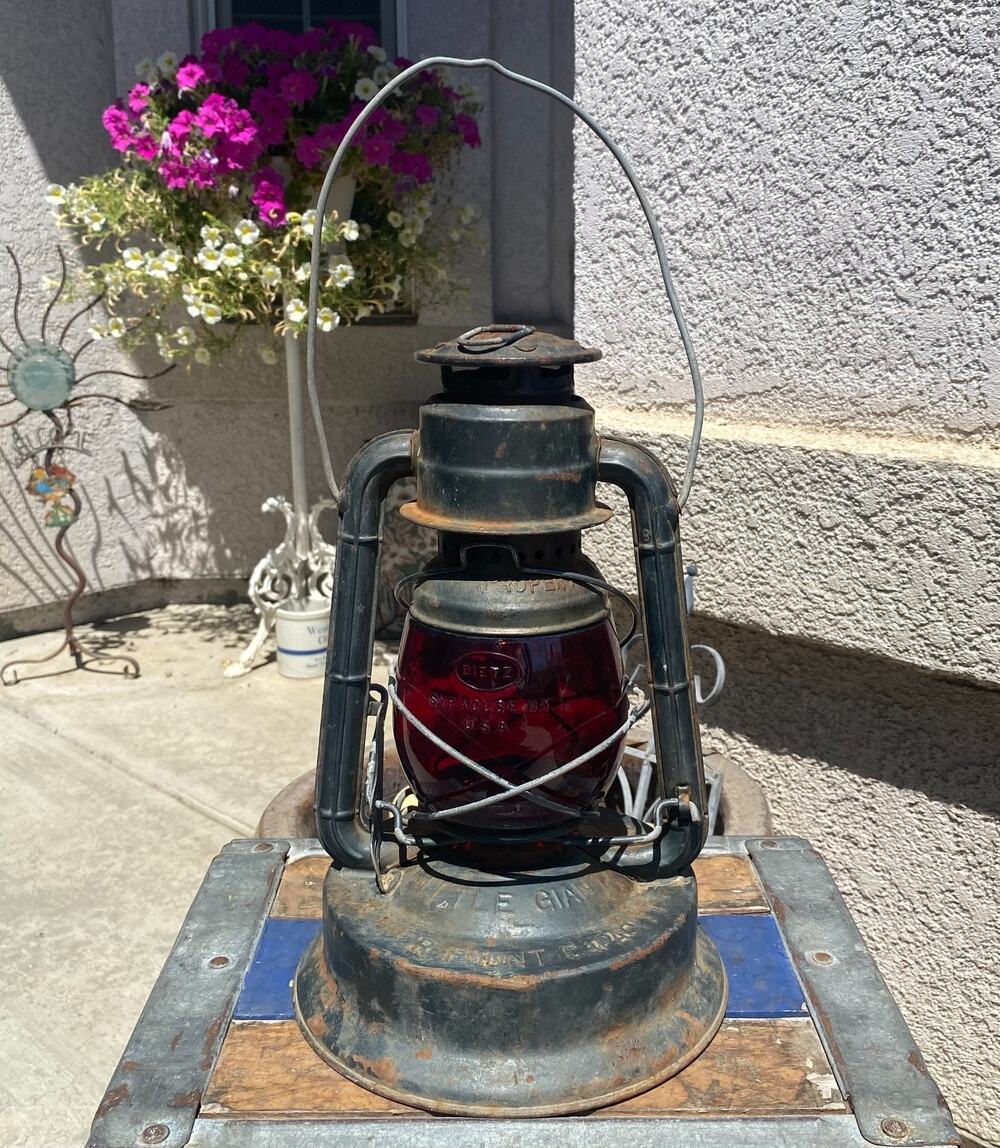 Vintage Red Globe Dietz Little Wizard Southern Counties Gas Co Railway Lantern